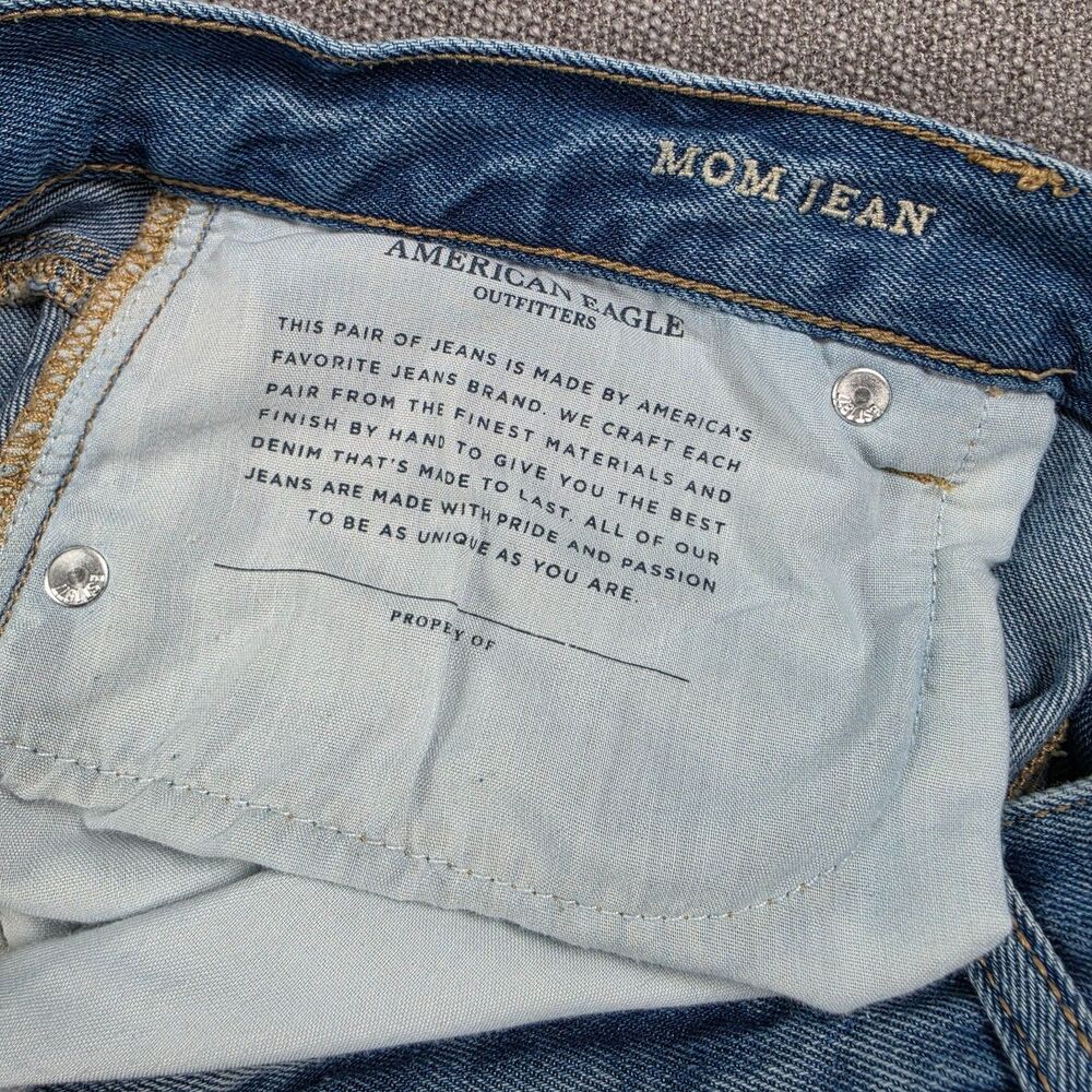 American Eagle Mom Jeans Womens 16 Reg High Rise Distressed Ripped Knee Blue - Picture 9 of 11